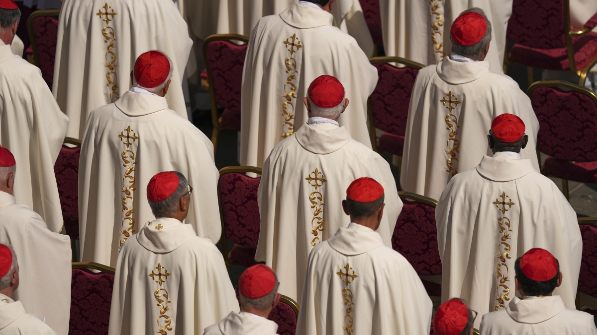 Conclave, i veleni americani su Parolin e Tagle: di cosa vengono accusati e cosa c'entra la Cina