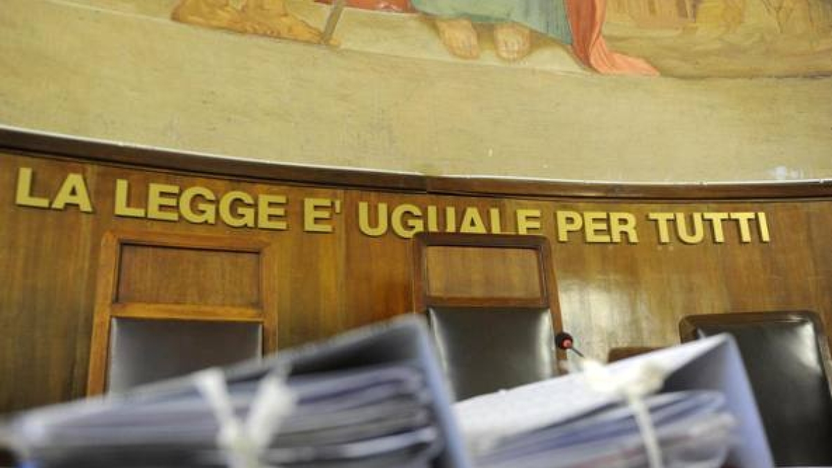 Milano, al via la piattaforma che permette agli avvocati di giudicare i magistrati: le segnalazioni andranno al Csm, il rischio di «usi strumentali»