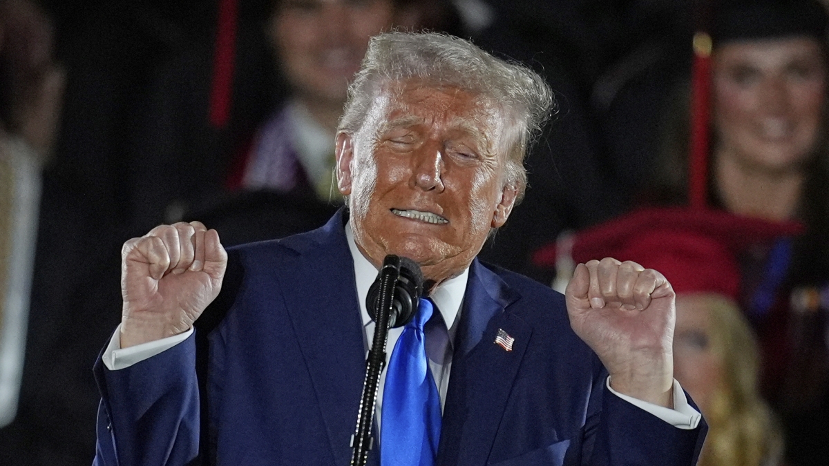 Trump alla Nbc: «Devo rispettare la Costituzione? Non lo so». Ma esclude un terzo mandato Trump alla Nbc: «Devo rispettare la Costituzione? Non lo so». Ma esclude un terzo mandato