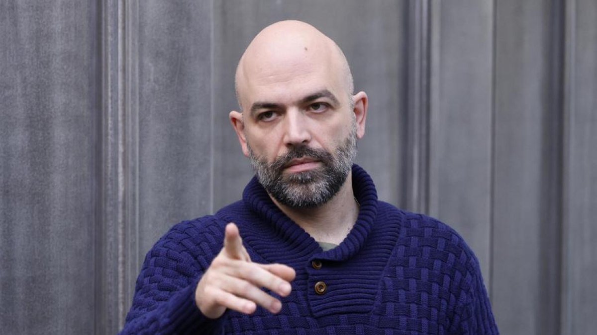 intervista Roberto da Xml2.corriere.it l intervista a roberto saviano ho sprecato la mia vita e mi manca l amore ho pensato al suicidio a volte vorrei sparire