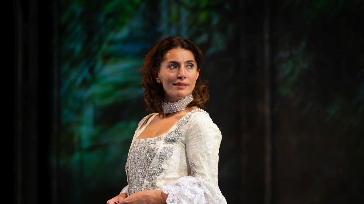 Al Teatro Quirino, palcoscenico conteso, dalle opere di Shakespeare a quelle di Goldoni, Pirandello e Svevo