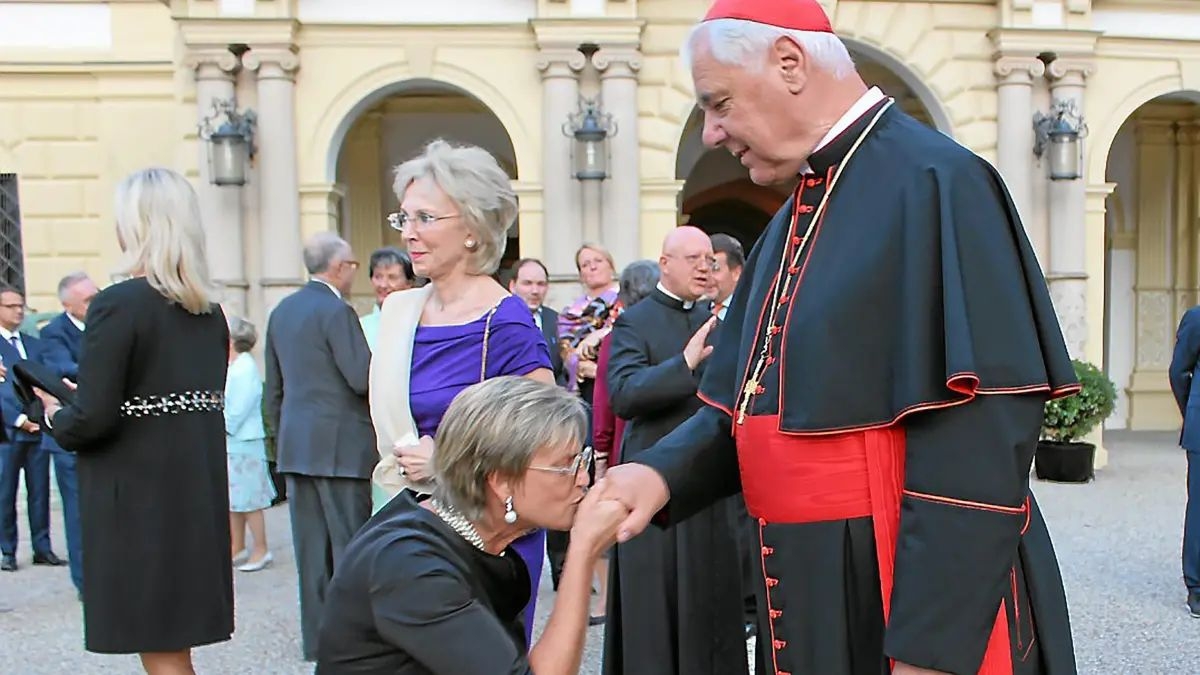 I porporati dall’ex principessa-punk. Il «preconclave» nel palazzo romano