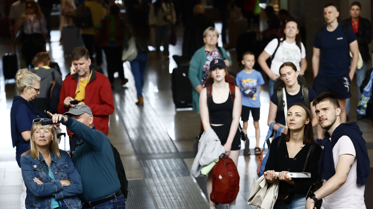 Sciopero dei treni a Roma e nel Lazio oggi 6 maggio: ritardi fino a 210 minuti e cancellazioni. Caos a Termini