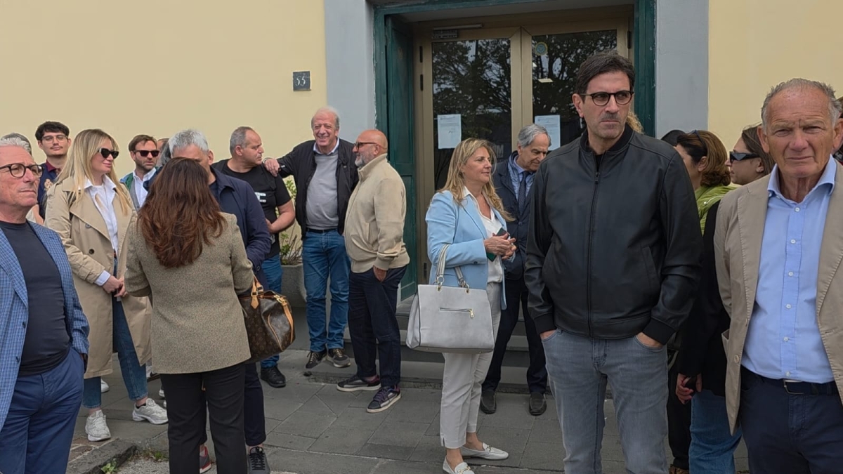 Napoli, protestano le scuole paritarie: «I fondi ci sono ma non siamo ancora pagati»