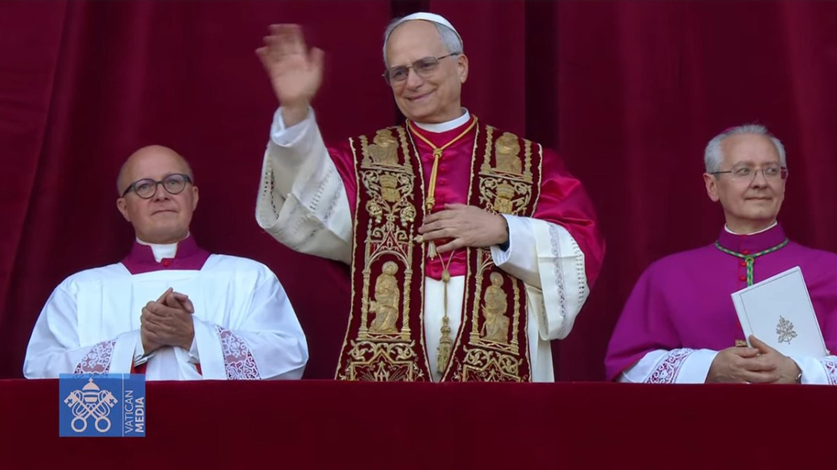 Papa Leone XIV: la benedizione, le grida di giubilo, la commozione. Ecco le immagini
