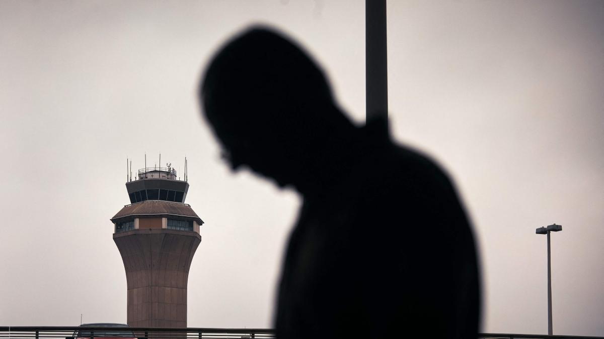 New York, nuovo blackout al centro radar: i controllori perdono i contatti con gli aerei per 90 secondi New York, nuovo blackout al centro radar: i controllori perdono i contatti con gli aerei per 90 secondi