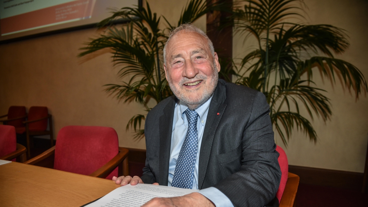 Il premio Nobel Stiglitz: «Trump isola gli Usa, la sua politica è frutto del caos. E la Cina è più credibile»