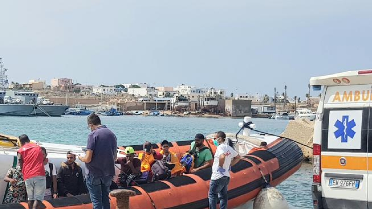 lampedusa recuperati i corpi di due bimbi di 2 anni e un uomo sono morti di fame e sete su un gommone da Xml2.corriere.it lampedusa recuperati i corpi di due bimbi di 2 anni e un uomo sono morti di fame e sete su un gommone