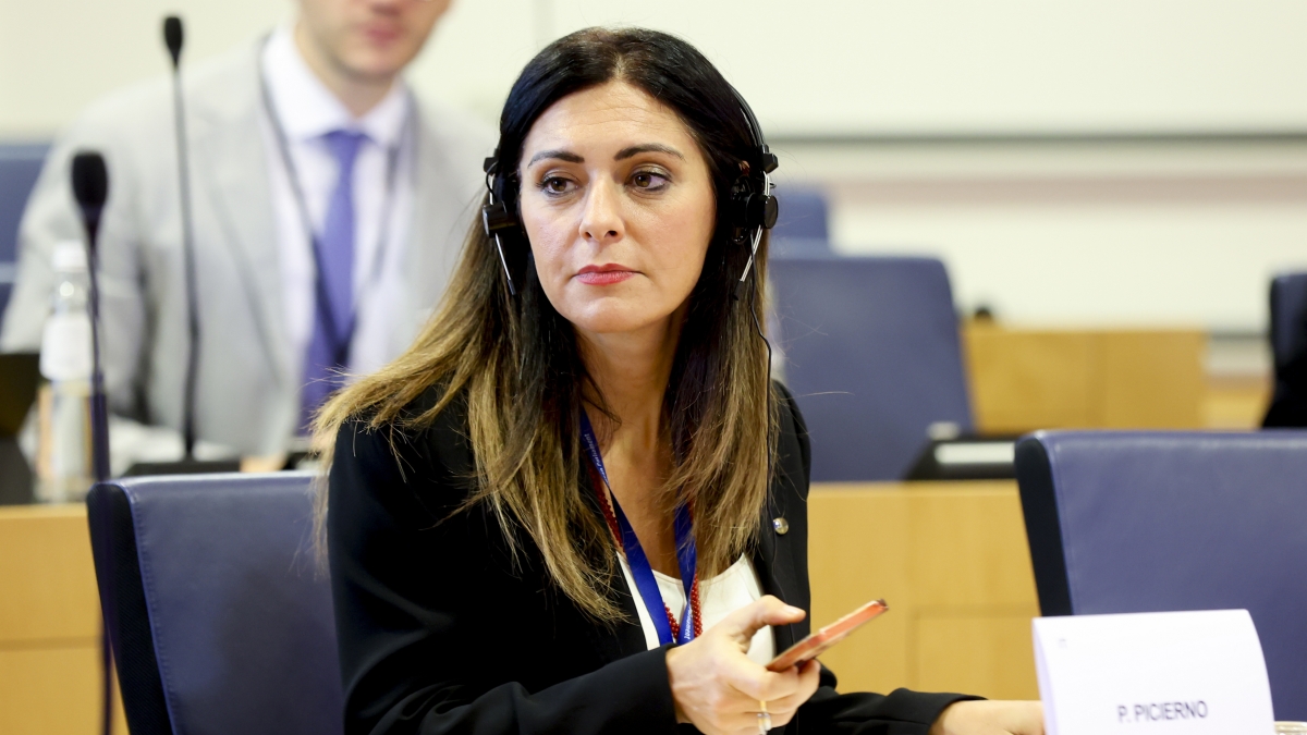 Picierno: «Al referendum ritirerò solo 2 schede, nel Pd il voto non sia l’abiura di una stagione politica»