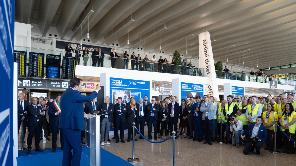 Aeroporto di Fiumicino, il ministro Salvini inaugura il nuovo terminal 3. Adr: «250 milioni in 4 anni per rinnovare lo scalo»