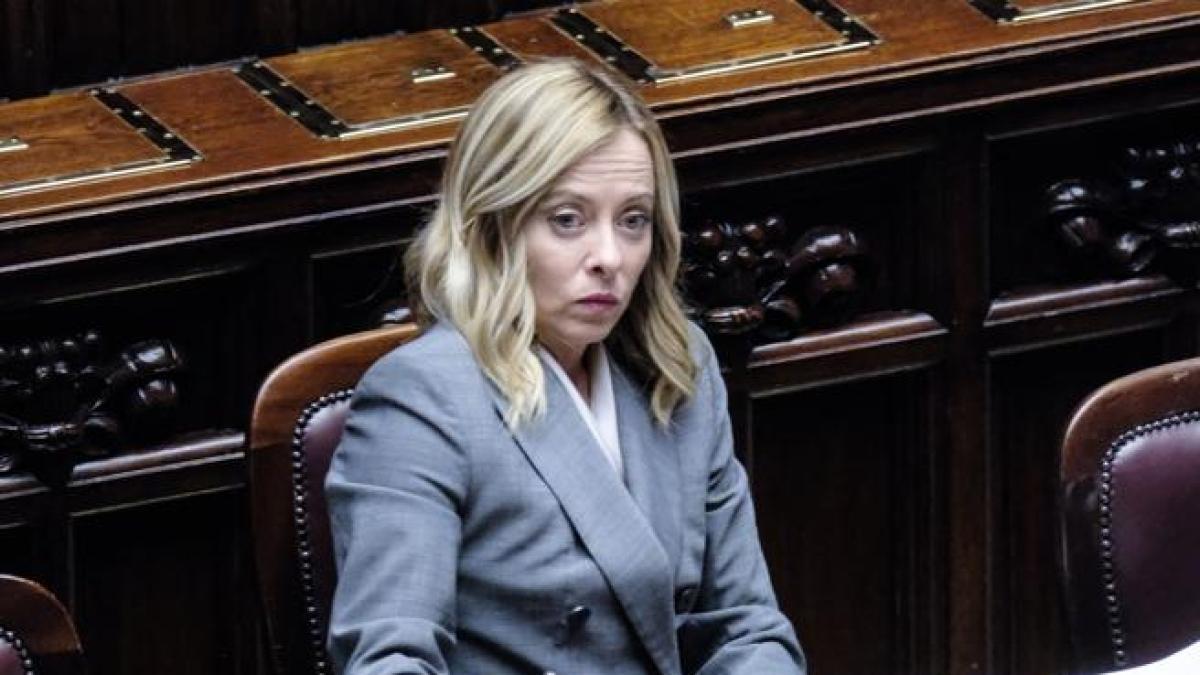 Meloni in Aula, lite con Conte. La premier: «Ora è un antimilitarista, prima era un altro Giuseppi». La replica: «La butta in caciara» Meloni in Aula, lite con Conte. La premier: «Ora è un antimilitarista, prima era un altro Giuseppi». La replica: «La butta in caciara»