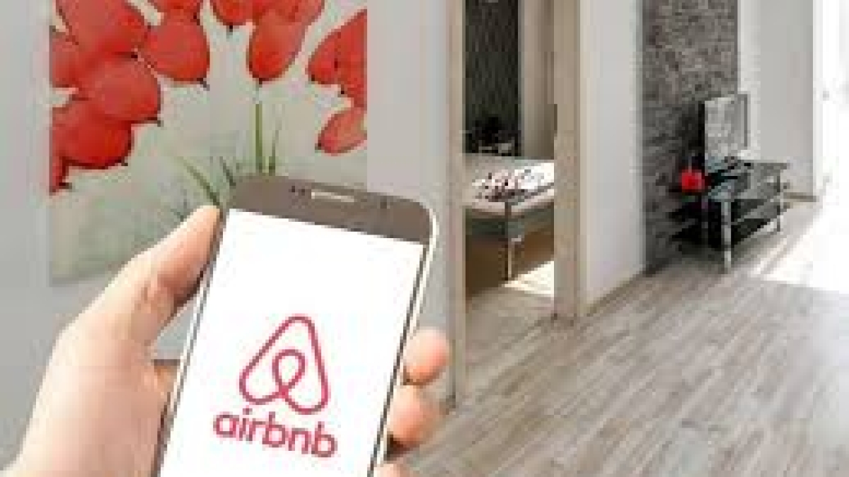 Affitti brevi, incubo lungo: la casa diventa ostaggio degli «squatter» (che l’affittano regolarmente e la occupano) 