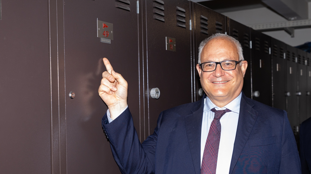 Roberto Gualtieri socio onorario del circolo Canottieri Roma: «Non solo una club, ma un'istituzione sul nostro fiume»