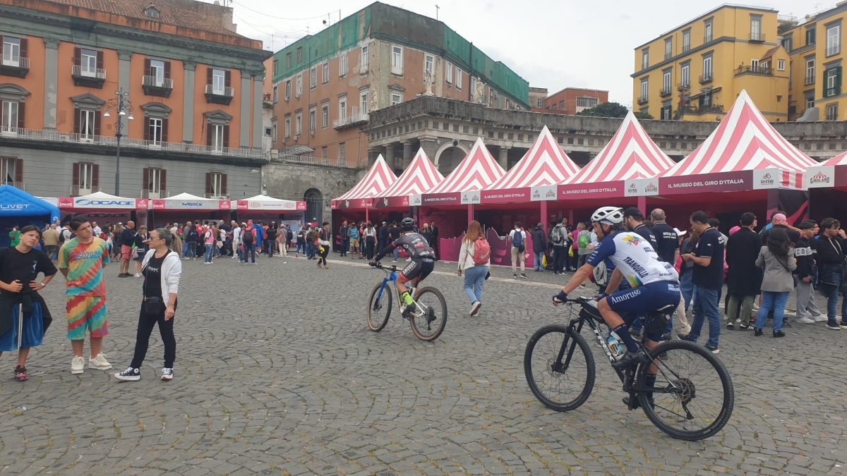 Giro d'Italia, prevenzione oncologica con lo slogan: «Non giriamoci intorno»