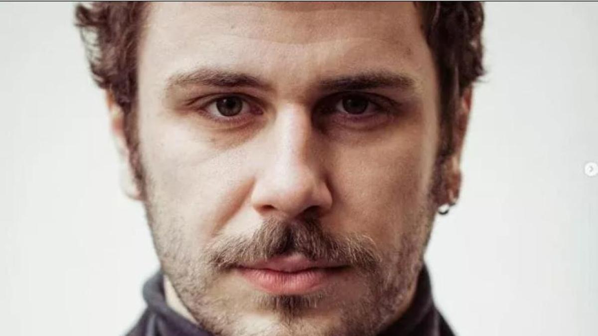 L’attore Théo Navarro-Mussy, accusato di violenze, fuori dal tappeto rosso di Cannes