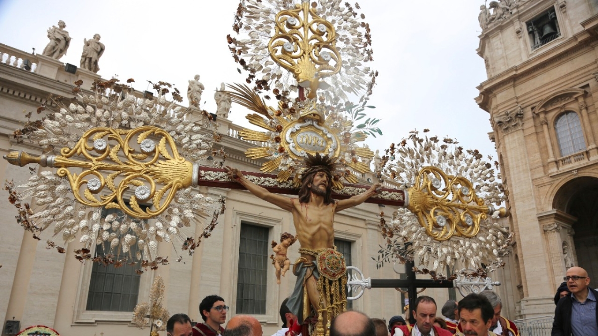Giubileo delle Confraternite, tre giorni di celebrazioni e processione sabato alle 14: la città alla prova. Chiusure e deviazioni