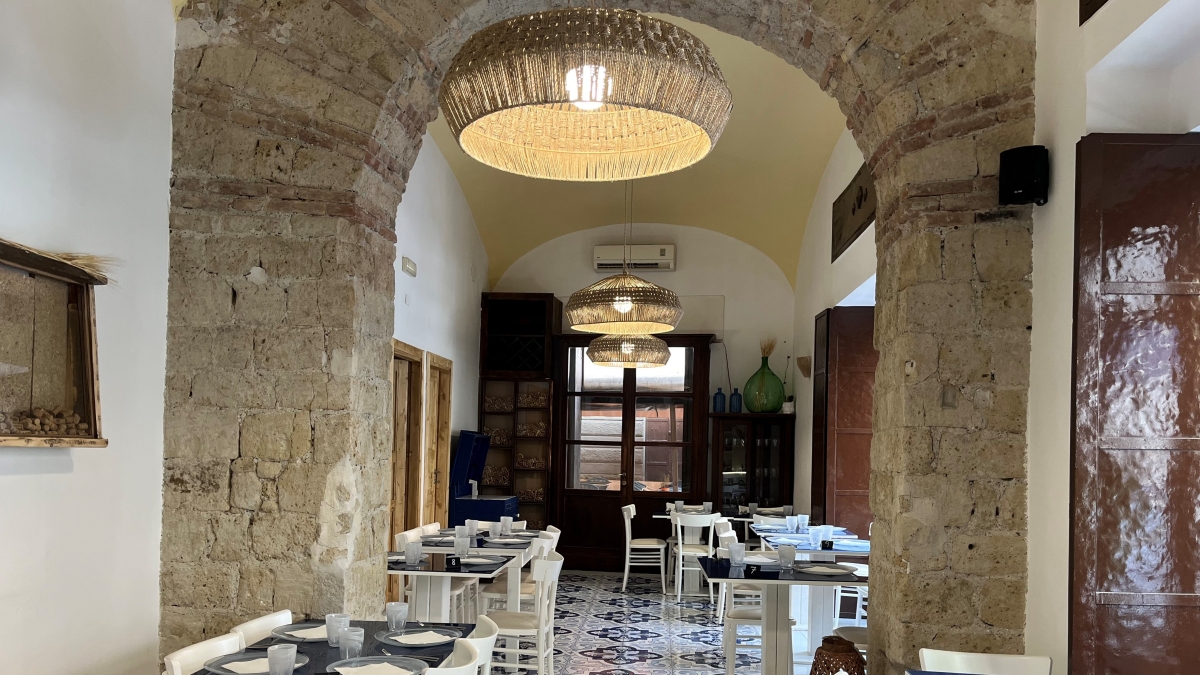 «Le Nonnerie», funziona anche il locale al Centro Antico: cucina semplice ma non banale. Eccellente fregola con le cozze