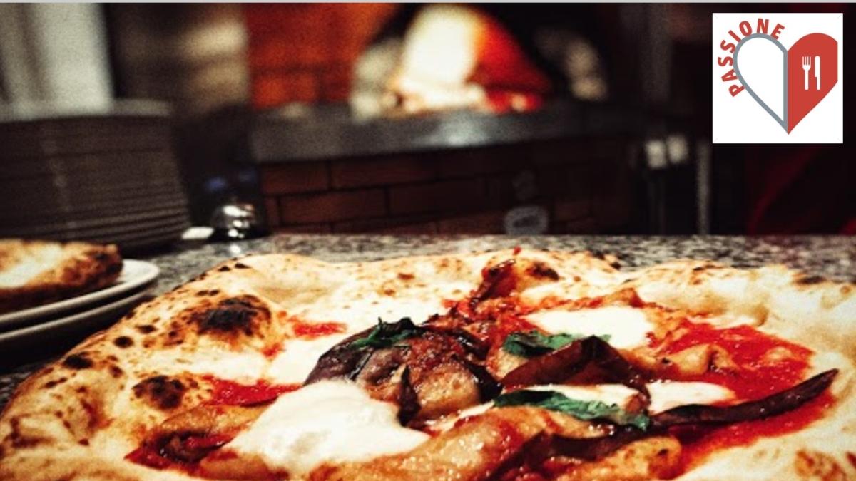 Quanto costa mangiare una pizza a Milano? Dai sette euro a fetta (da mangiare in piedi) ai 25 da Cracco: se anche il conto «lievita»