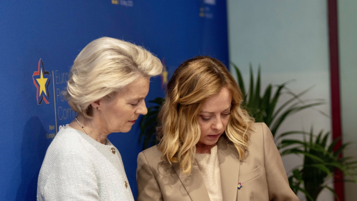 Meloni e la scelta di stare fuori dai «volenterosi»: lo facciamo per serietà, le foto non servono