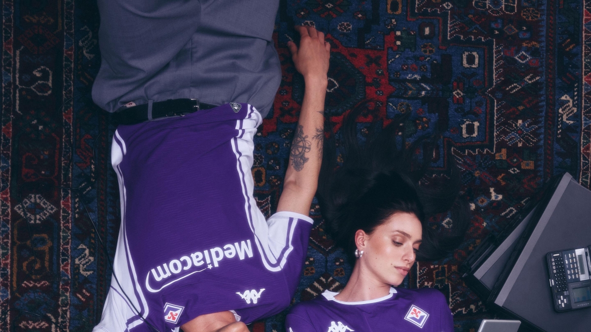 Viola e bianca, la nuova maglia della Fiorentina omaggia l'anno di Trapattoni e Batistuta