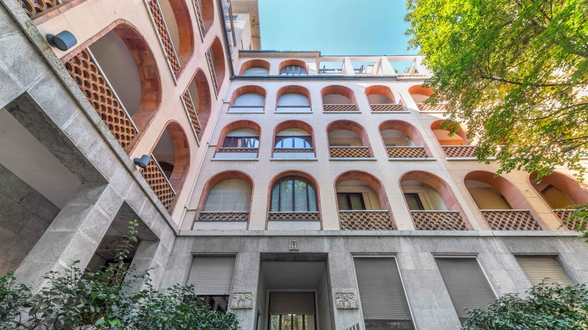 Milano, la maxi vendita di «Villa Ci», gioiello di Gio Ponti e Magistretti: l'affare da 50 milioni, il «gioco» dell'ingegner Minucci e la famiglia Nassimiha