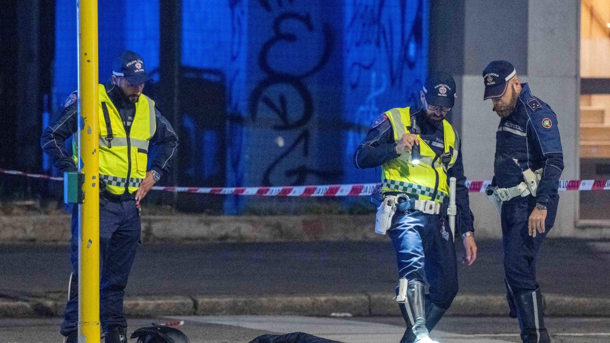 Incidente in moto a Milano, muore un ventenne in via Marco d'Agrate ...