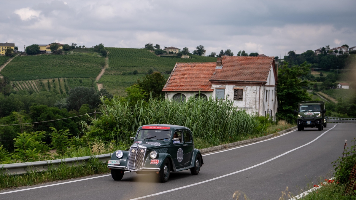 Mille Miglia a Brescia a Roma, l'Esercito in gara con tre auto: esposte alla Cecchignola e a piazza di Siena
