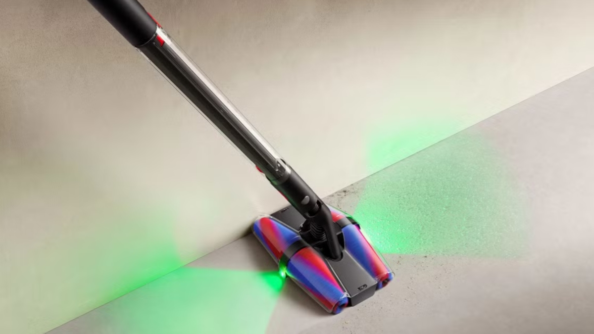 Dyson ha creato una scopa elettrica leggerissima: PencilVac pesa meno di 2 chilogrammi