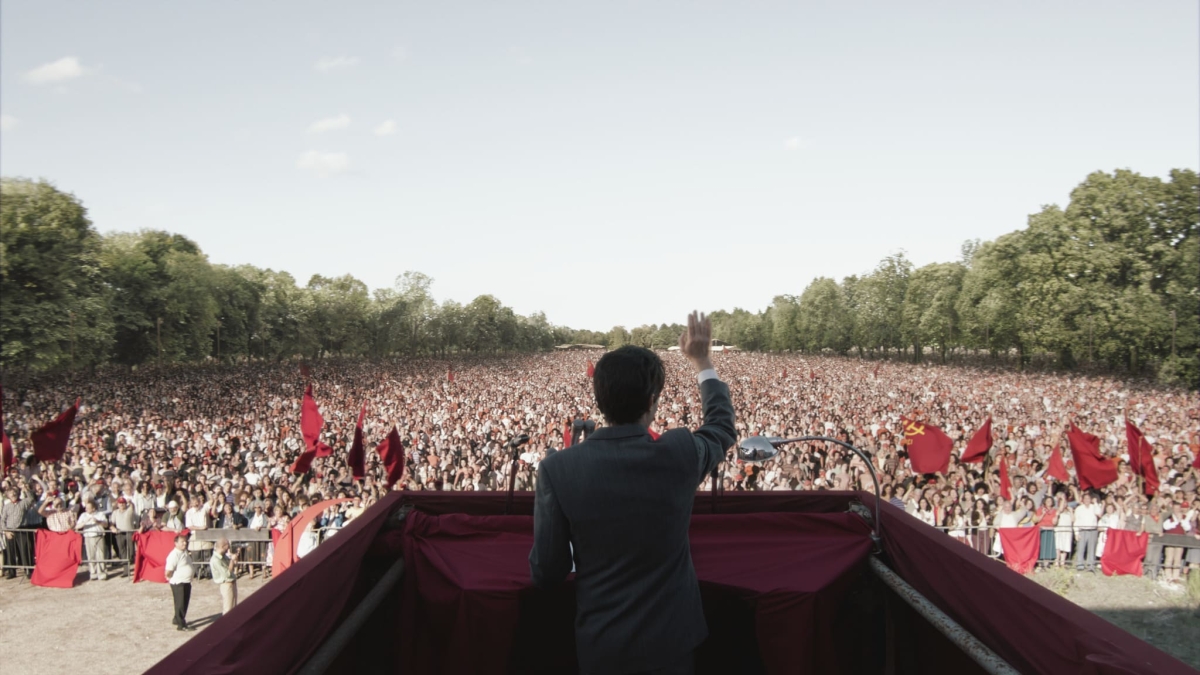 «Berlinguer – La grande ambizione»: dove vederlo in tv e streaming, i luoghi in cui è stato girato, 7 segreti del film