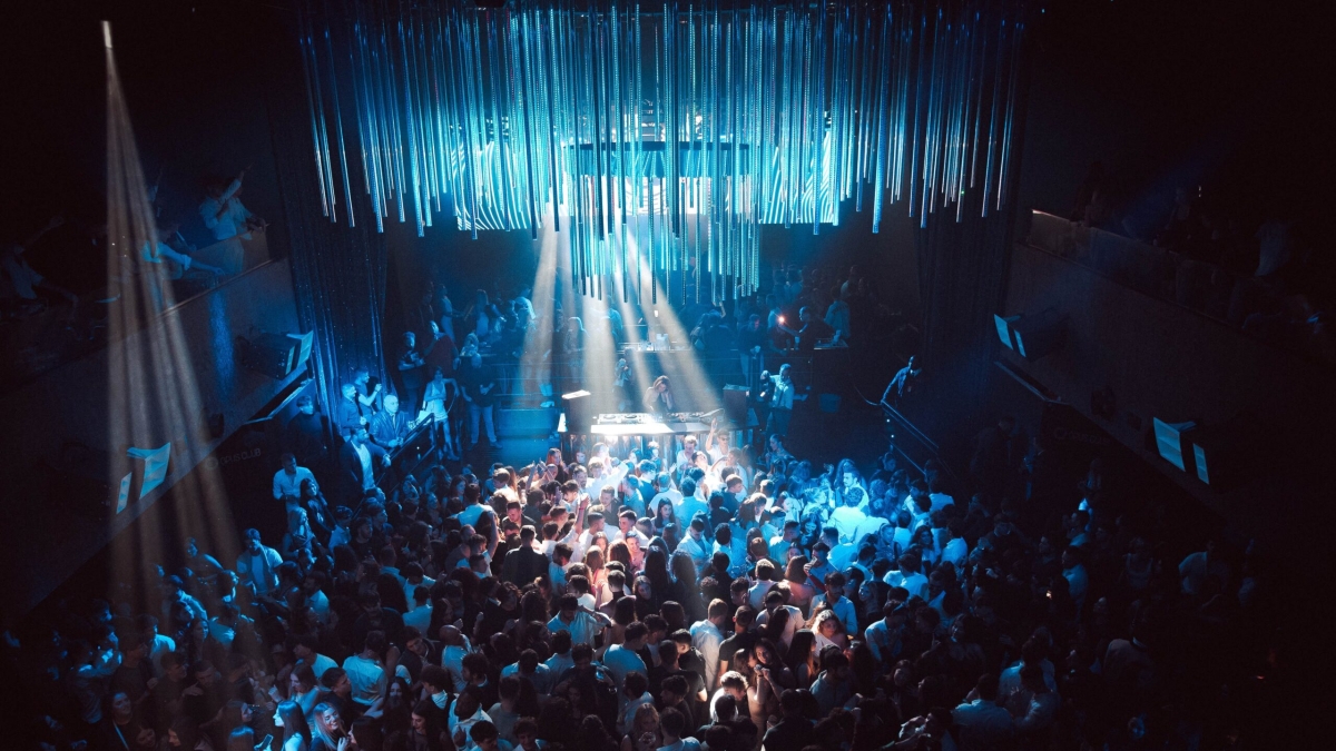 Il gestore di tre locali: «Arrivano già ubriachi, non siamo noi responsabili delle risse»