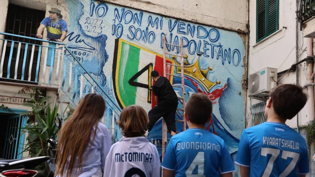 Centinaio (Lega): «A Napoli 120 feriti, meno male che hanno vinto lo Scudetto». Il sindaco: «Non ci risulta, il vice presidente informato male». Cardarelli: noi tranquilli
