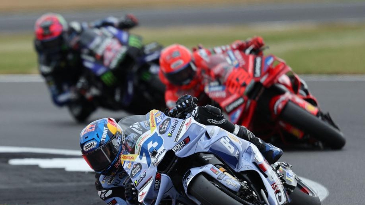 MotoGp Gran Bretagna, Sprint Race: Alex Marquez batte il fratello Marc, la Ducati domina ma Bagnaia va in crisi ed è 6°