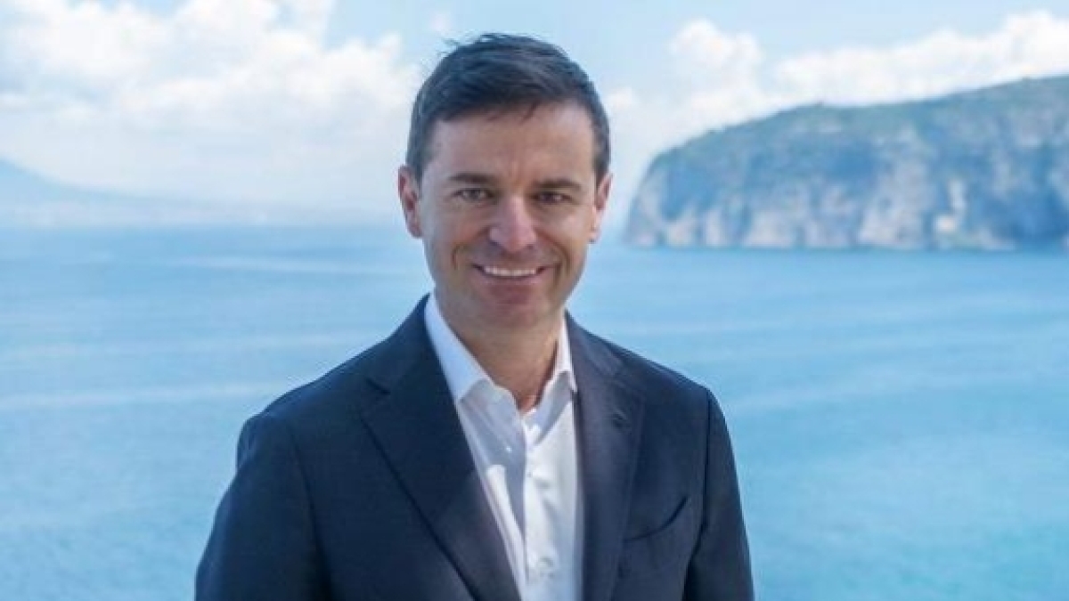 Inchiesta appalti e mazzette, il prefetto sospende il sindaco di Sorrento