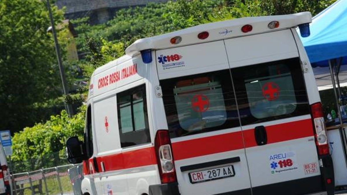 Firenze, motociclista muore dopo lo scontro con un'auto tra viale Galileo e via del Monte alle Croci