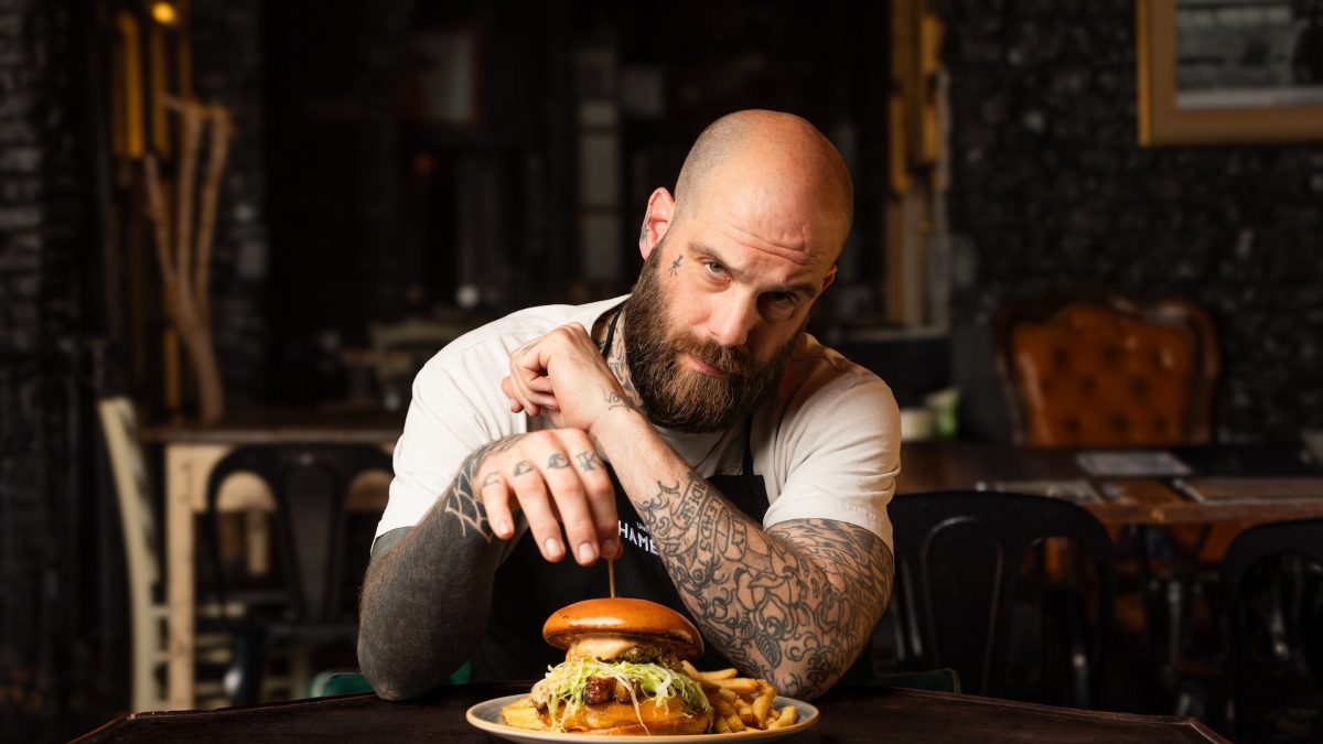 Lo chef Eugenio Roncoroni: « Per l'hamburger perfetto serve studiare (e mai copiare). Milano sembra grigia ma è piena di sorprese: non me ne andrò mai»