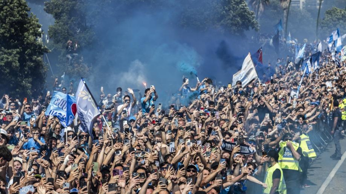 Il Calcio, Più di un Gioco: Come lo Scudetto Unisce l'Italia e Crea Comunità