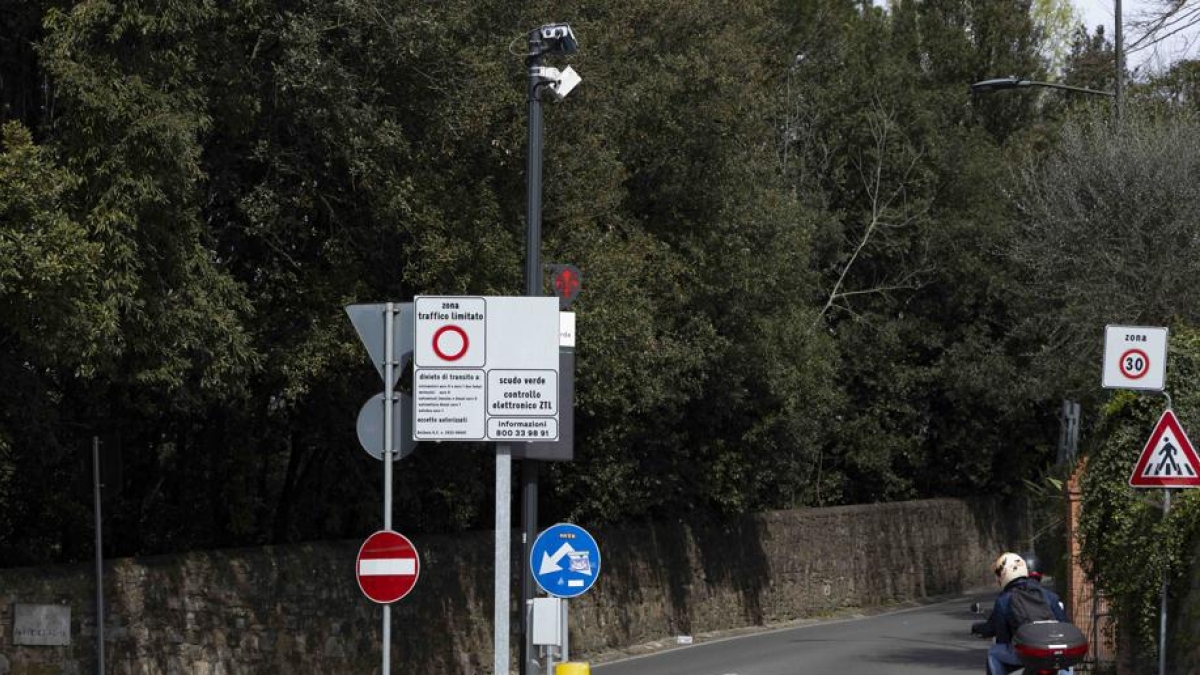Scudo verde a Firenze, un altro rinvio: da lunedì parte la rivoluzione della sosta, dal 1 luglio arrivano le multe