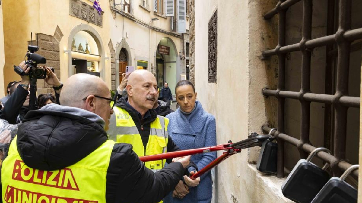 Airbnb, il Tar riabilita il self check-in. Ma Funaro: «Firenze va avanti, stop alle keybox»