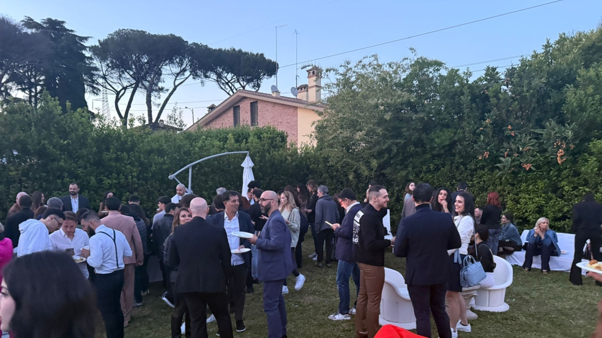 Party nel giardino della doppiatrice Monica Ward per festeggiare il compleanno del figlio Federico Campaiola