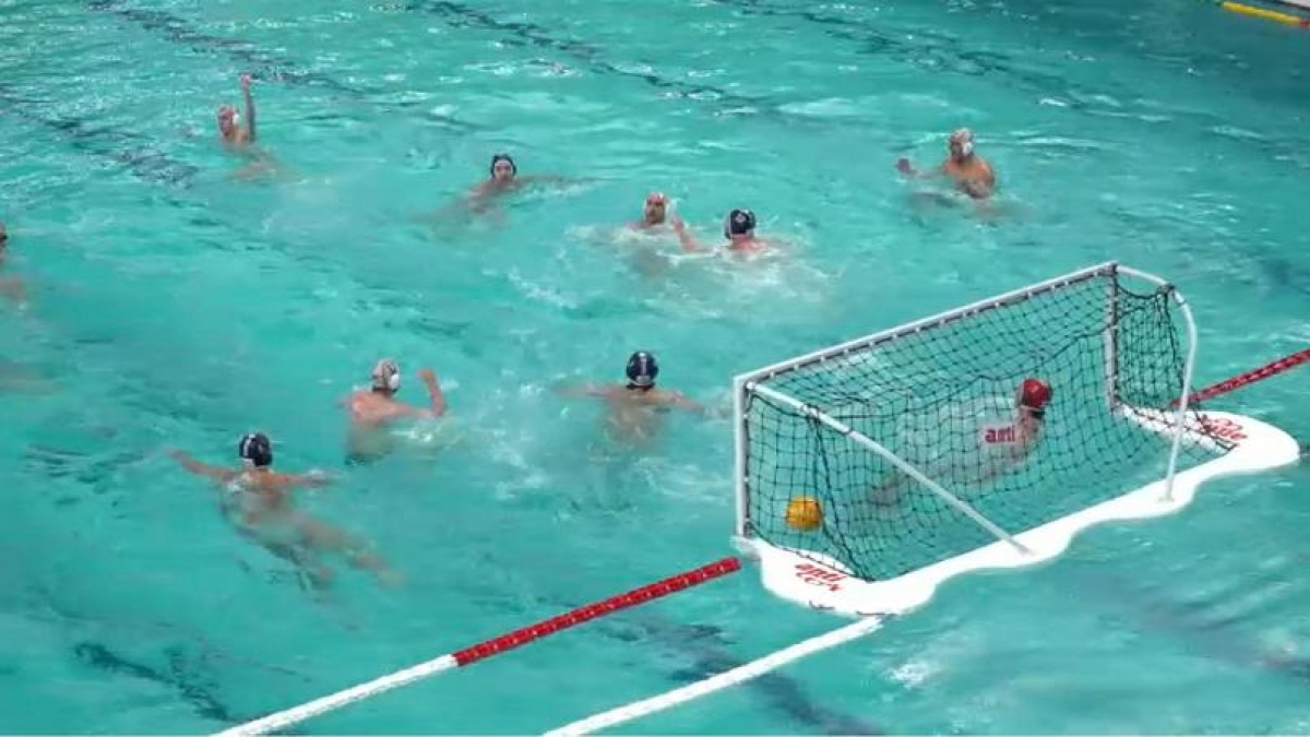 Pallanuoto, dopo 5 anni la Canottieri Napoli torna in A1: piegata Torino a domicilio. Rari Nantes Salerno alla «bella»