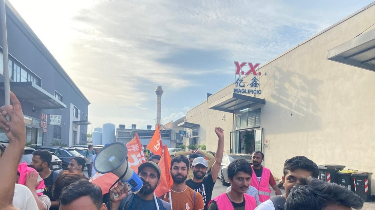 Prato, un’ondata di scioperi: 28 in tre giorni, così gli invisibili infiammano Chinatown