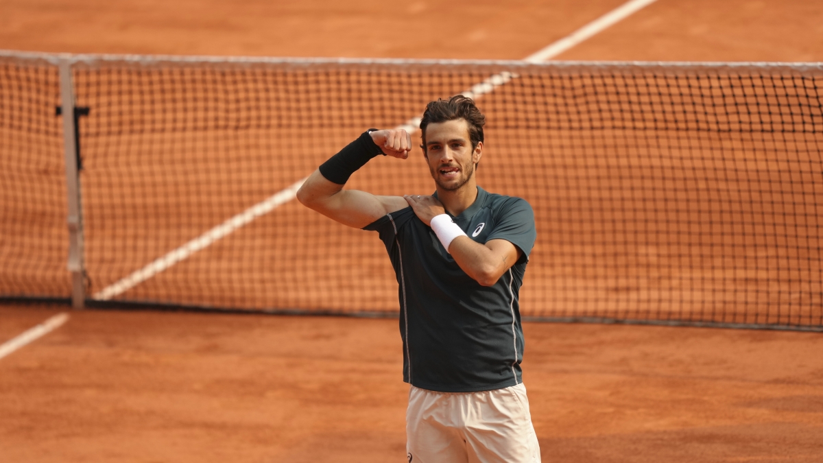 Roland Garros, è sempre super Musetti: batte Tiafoe in 4 set e vola in semifinale | Diretta 6-2, 4-6, 7-5, 6-2