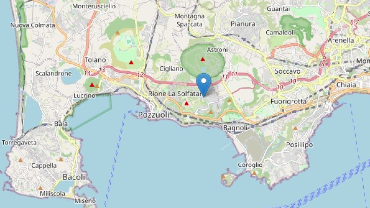 Sciame sismico ai Campi Flegrei oggi, scossa di magnitudo 3.2 avvertita anche a Napoli
