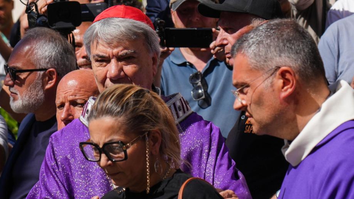 Le lacrime del cardinale Battaglia al funerale di Martina: «È stato un femminicidio. Non è follia, raptus o gelosia: è l’educazione che ha fallito»