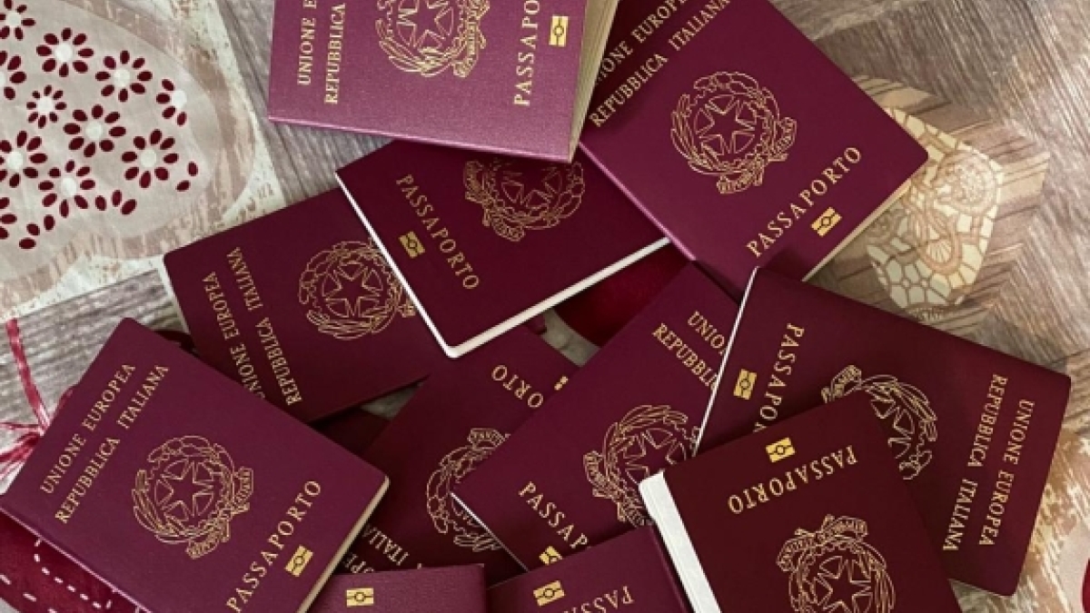 Cittadinanza, come funziona in Europa e negli Stati Uniti