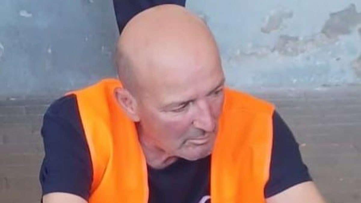 Per evitare un cantiere sull'A3 finiscono sul guardrail: morto un operaio di Salerno Pulita, ferito il collega