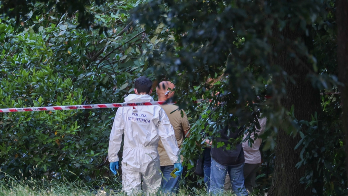 Roma, neonata trovata morta tra i cespugli a Villa Pamphili. A pochi metri scoperto anche il corpo di una donna in un sacco nero