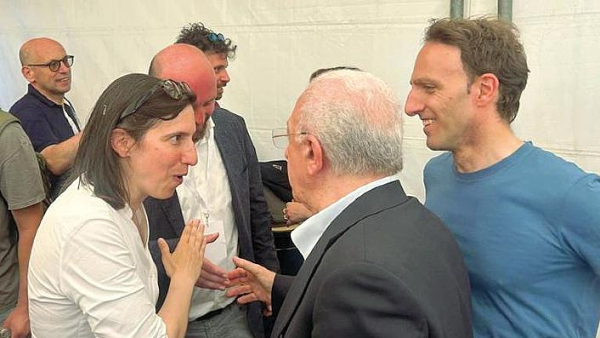 Sì al terzo mandato, l’idea di un decreto. Ma Forza Italia frena