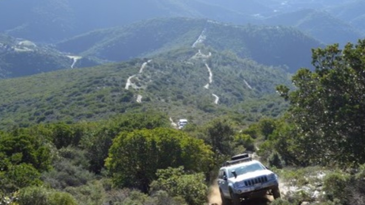 La battaglia di Asiago contro la legge regionale che darebbe via libera ai Suv dei cacciatori sui sentieri: «Fermatevi»