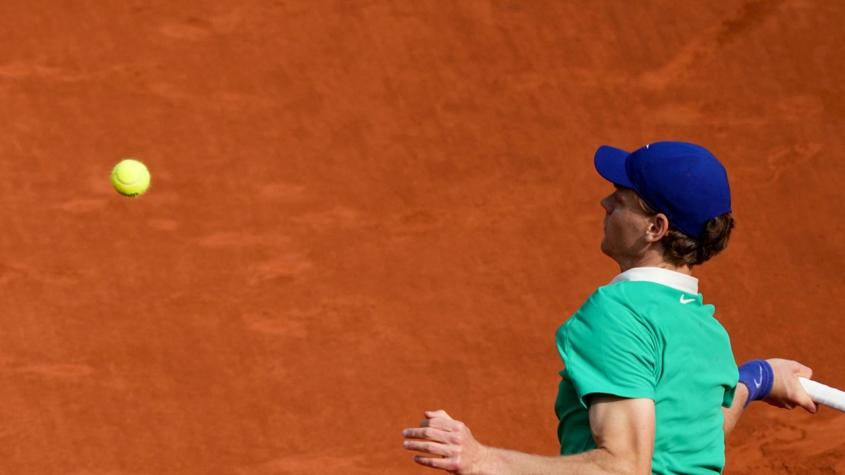 Sinner Alcaraz, finale Roland Garros: Jannik fa il break anche nel 3° set ma lo spagnolo reagisce e lo riagguanta Live 6 4, 7 6, 1 2 Sinner Alcaraz, finale Roland Garros: Jannik fa il break anche nel 3° set ma lo spagnolo reagisce e lo riagguanta Live 6 4, 7 6, 1 2